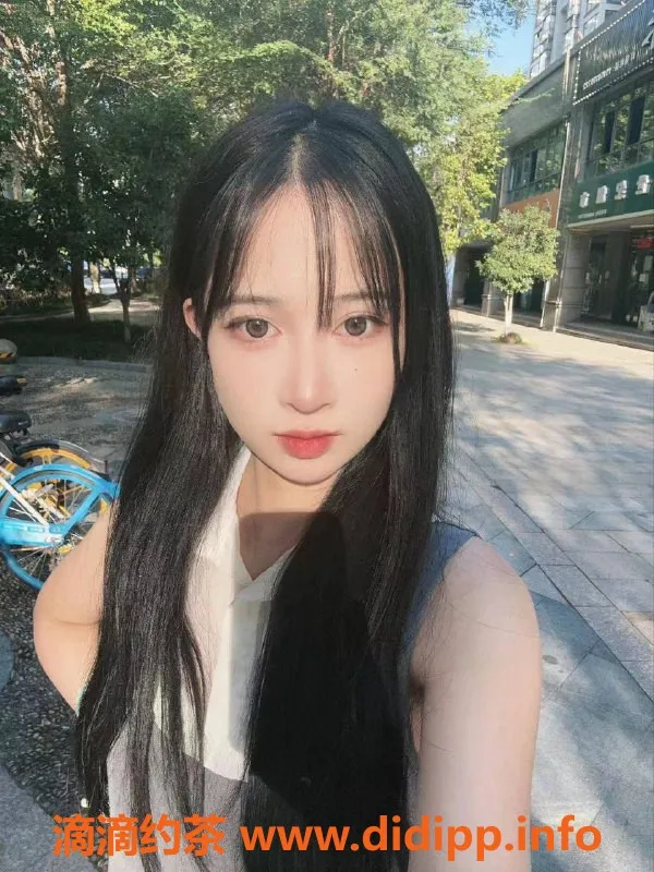 杭州楼凤-上城区依依，158cm小可爱，88斤，体验多种激情服务