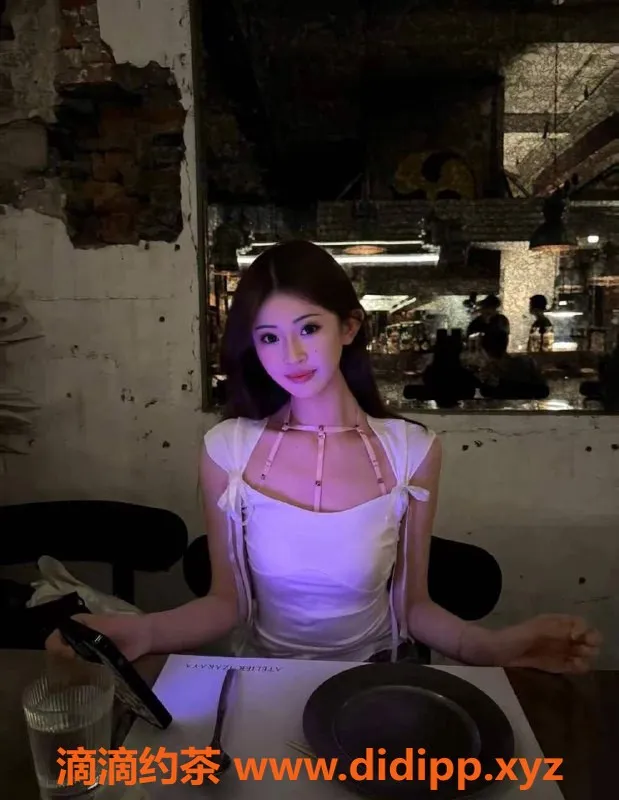 杭州楼凤-上城区小十九，168cm，92斤，1200起