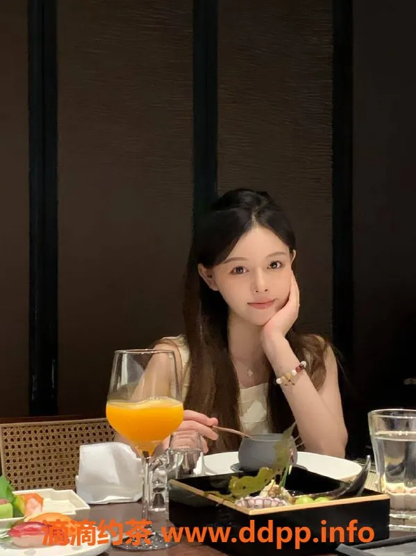 杭州上门服务-拱墅区22岁悠悠，165cm D罩杯，1500上门服务