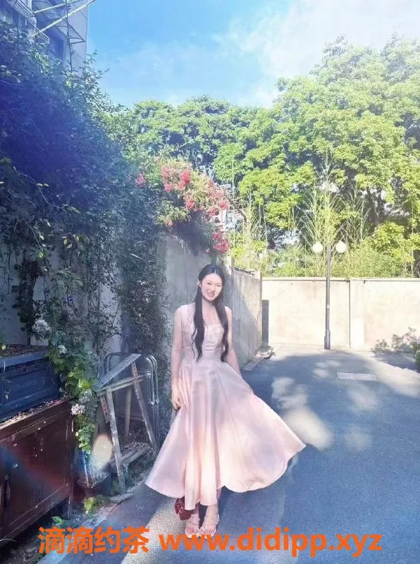 杭州上门服务-上城区灵儿，21岁川妹子，168cm，105斤，服务热情