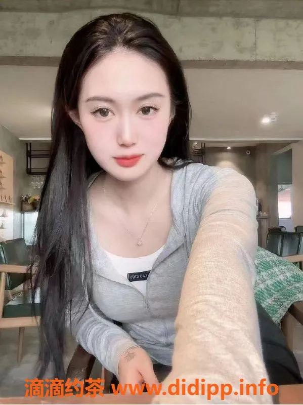 杭州上门服务-上城区灵儿，21岁川妹子，168cm，105斤，服务热情