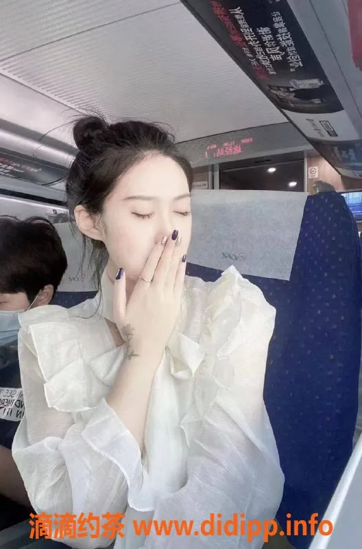 杭州上门服务资源信息,上城区灵儿，21岁川妹子，168cm，105斤，服务热情