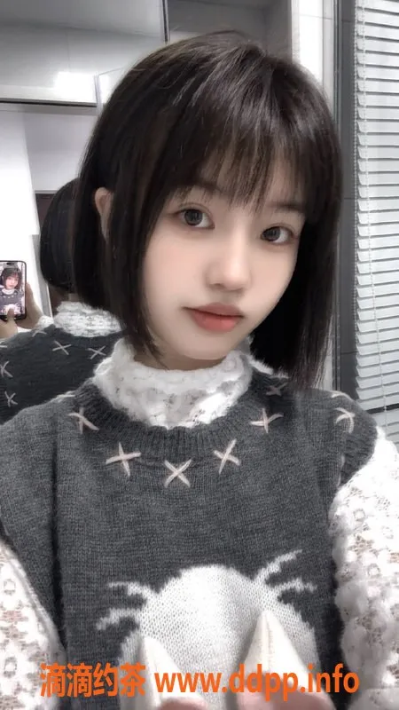 杭州楼凤-成都子苒：18岁萌妹，身高164，特惠千元体验