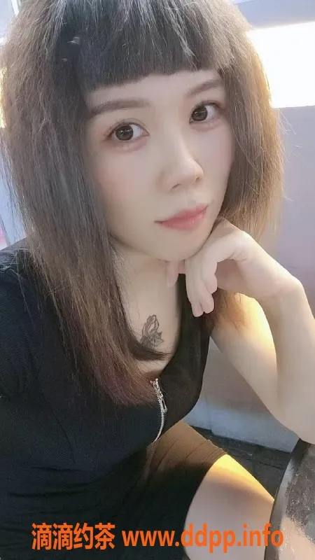 东莞楼凤-大朗28岁猫七七，160CM，40KG，舌吻全套300元