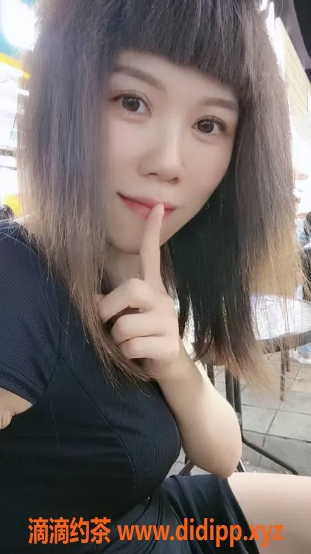 东莞楼凤-大朗28岁猫七七，160CM，40KG，舌吻全套300元