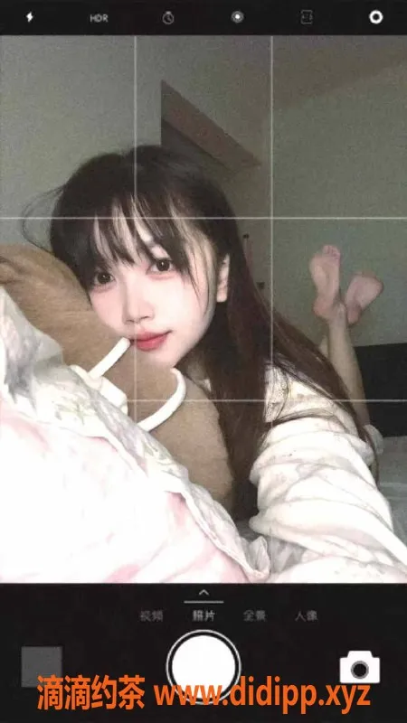 深圳楼凤-深圳坂田小小，21岁165c，800元舌吻服务