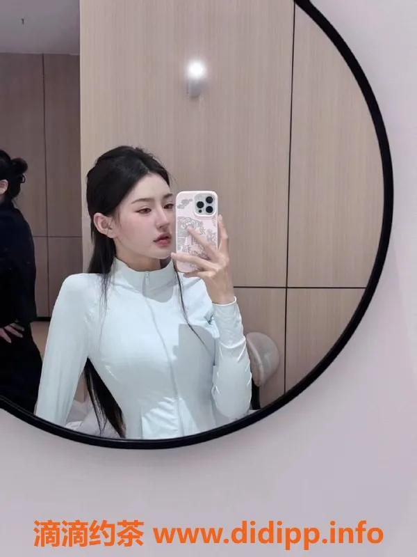 杭州spa会所-20岁沐希，170身高，49体重，专业推拿服务