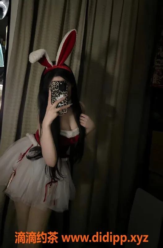 杭州楼凤-上城楚楚，22岁性感尤物，身高1.68，92斤