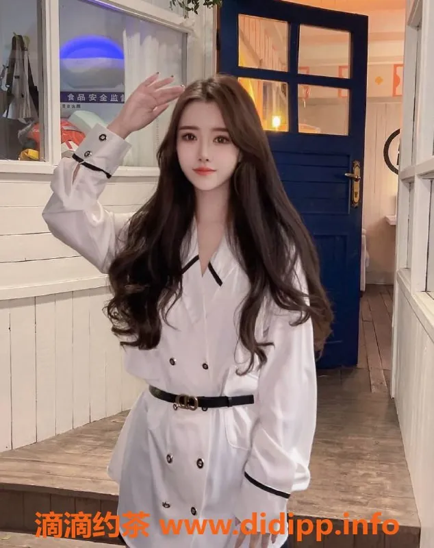 上海楼凤-普陀长腿美女林佳怡，体验二千鸳鸯浴！