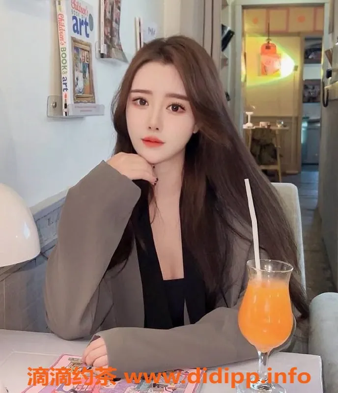 上海楼凤-普陀长腿美女林佳怡，体验二千鸳鸯浴！