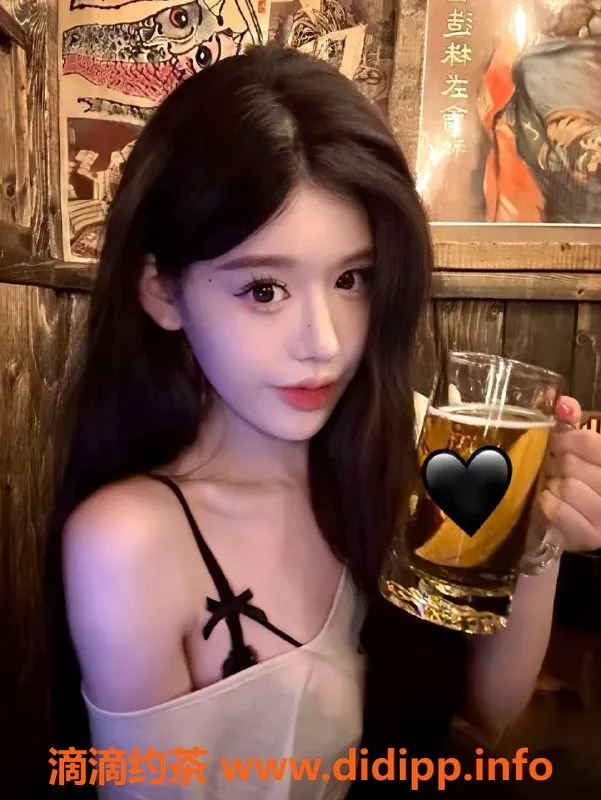 杭州楼凤-上城区梓淇 161cm 46kg 36C 舌吻69互舔 1200起