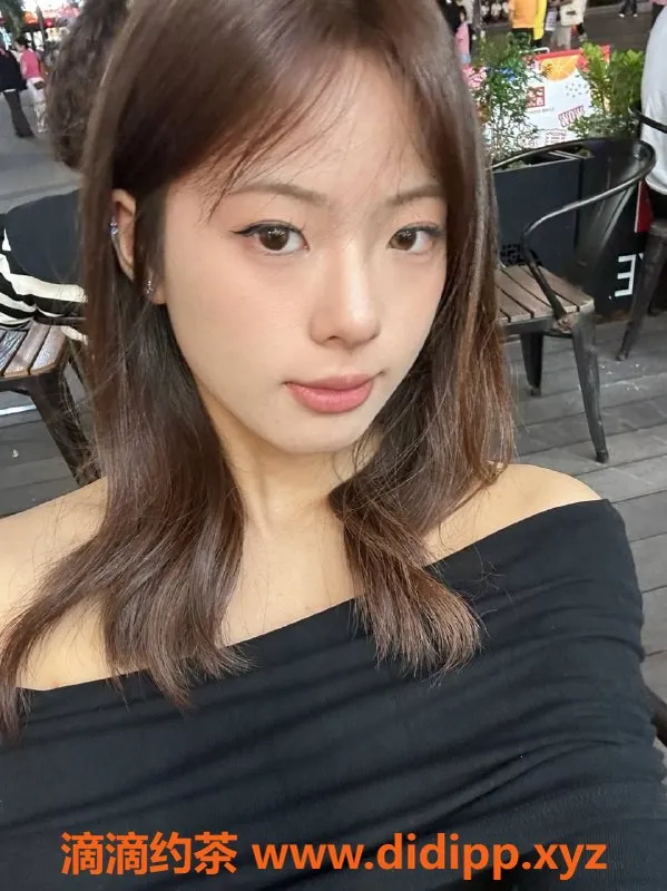 广州楼凤-怡儿丨广州白云区少女，茶费600p