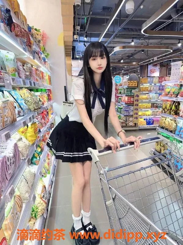 福州楼凤-鼓楼区女友般体验橘子，20岁身高165