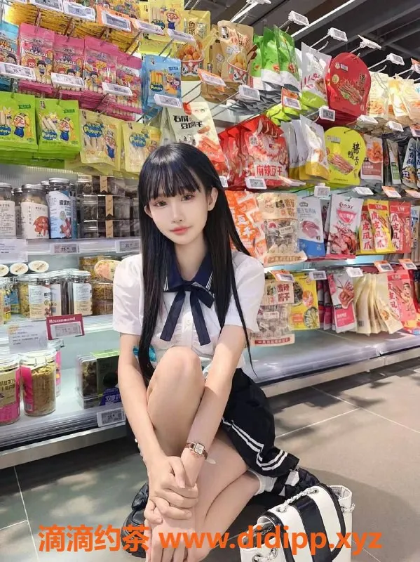 福州楼凤-鼓楼区女友般体验橘子，20岁身高165