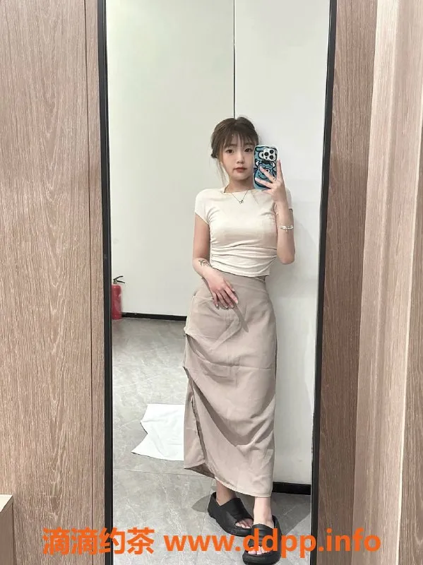 长沙楼凤-岳麓区小然，500p享豪华服务