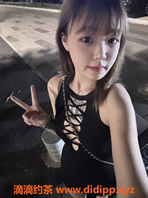 长沙楼凤-岳麓区小然，500p享豪华服务