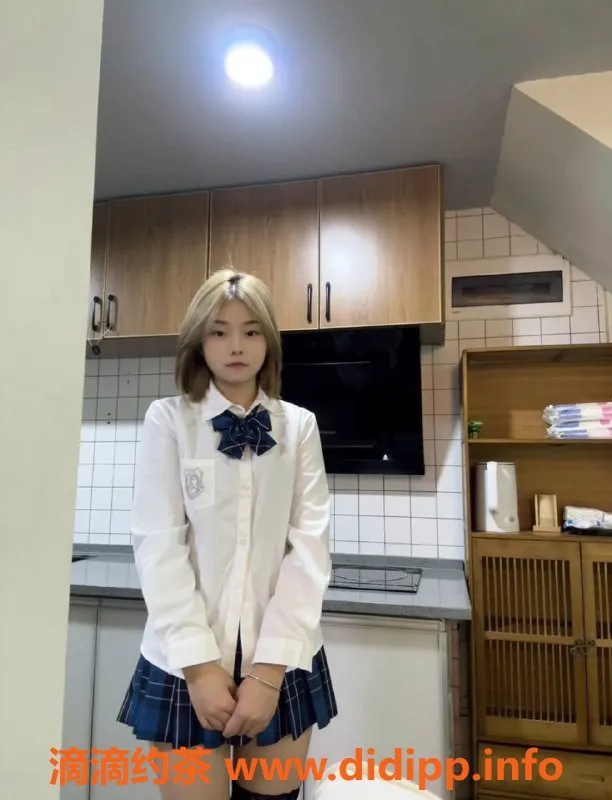 长沙楼凤资源信息,19岁雨花芸芸，160高挑B罩杯，服务多样