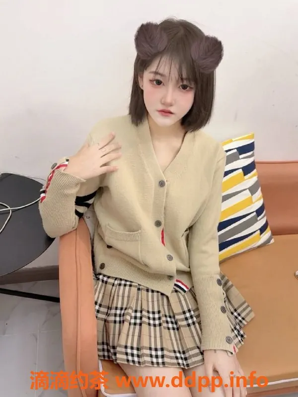 成都楼凤-成华区性感嫩妹，168cm大长腿，超敏感！