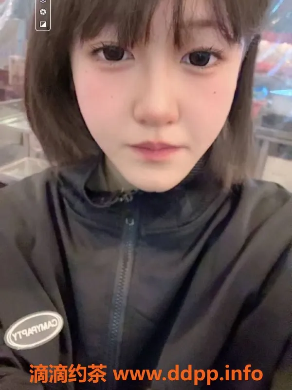 成都楼凤-成华区性感嫩妹，168cm大长腿，超敏感！