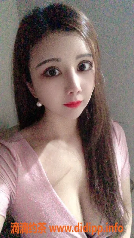 广州楼凤-金沙洲丽娅，700元畅享深喉与胸推服务