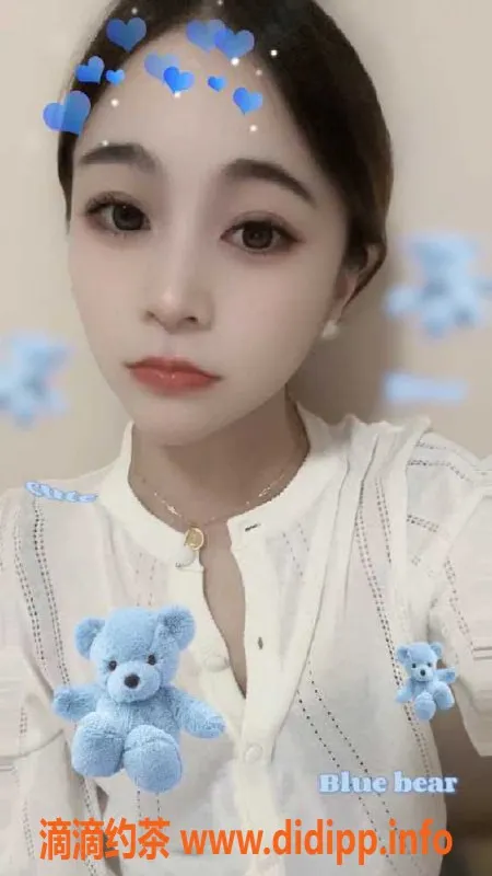 广州楼凤-海珠赤岗小布点，23岁33B美少女，40斤服务周到