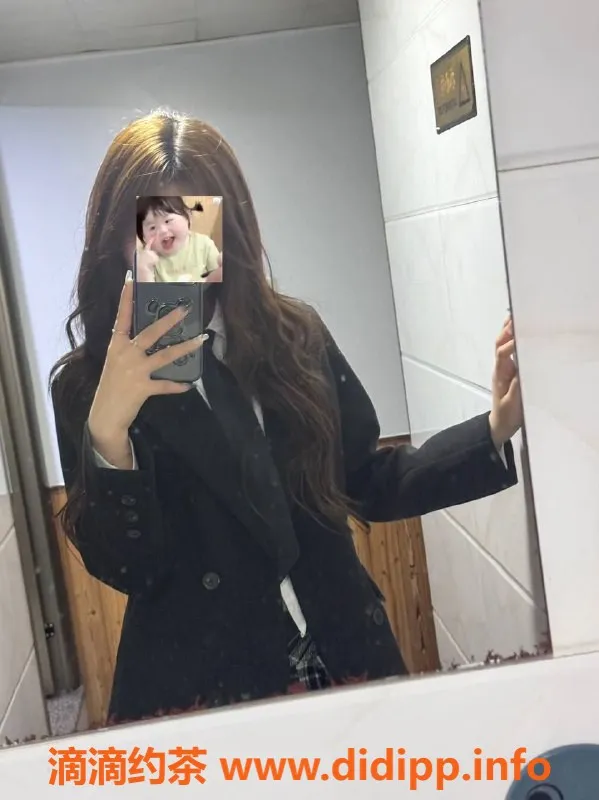 成都楼凤资源信息,春熙路18岁嫩妹养乐多，颜值超高服务优！