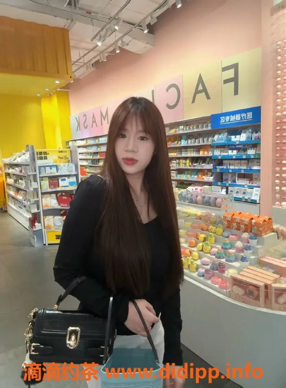 深圳楼凤-龙华沫沫，800元享优质服务