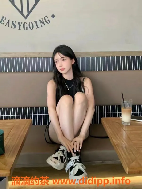 上海楼凤-闵行静萱，163身高、45体重、1400元起服务！