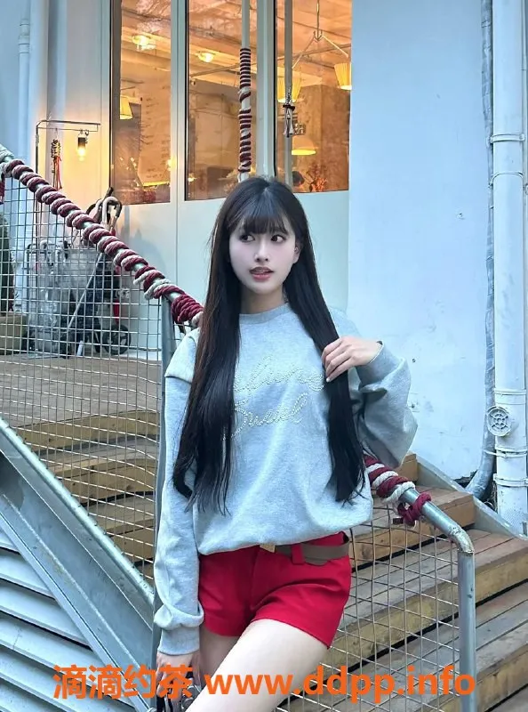上海楼凤-浦东娜娜扎：22岁176大长腿，1300元超值体验