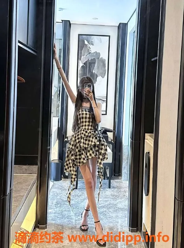 上海楼凤-浦东娜娜扎：22岁176大长腿，1300元超值体验