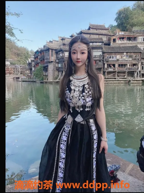 杭州楼凤-梦瑶20岁，身高164，伴你享受800p优质服务