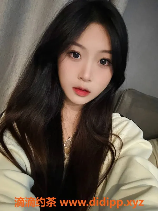 广州楼凤-黄埔嫩妹小冉，700元超值体验！