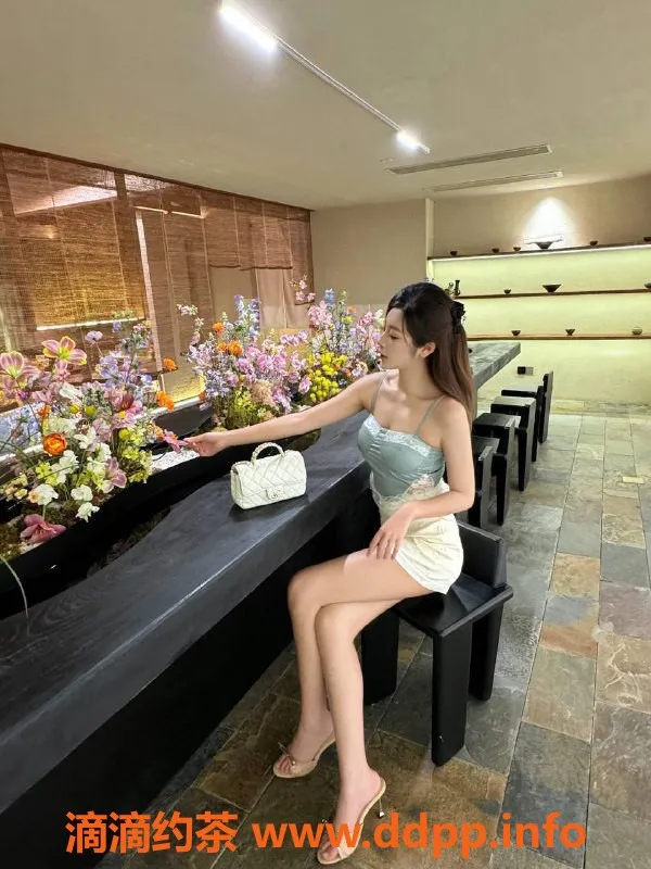 东莞楼凤-南城卉子，1000一，服务超赞！