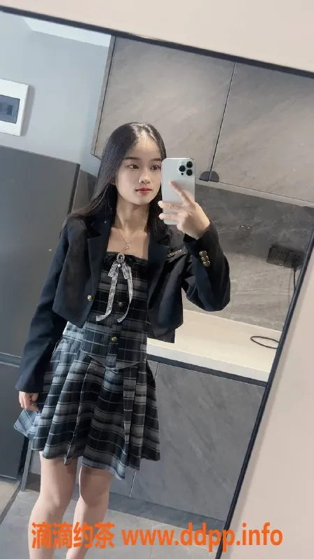 深圳楼凤-龙华丹丹，800元亲密体验，制服诱惑