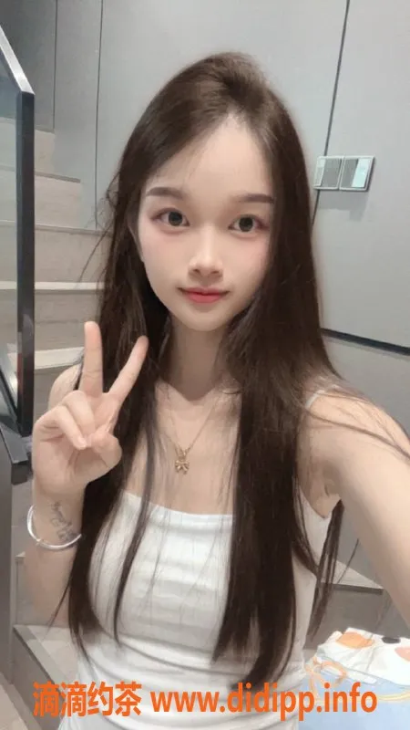 深圳楼凤-龙华丹丹，800元亲密体验，制服诱惑