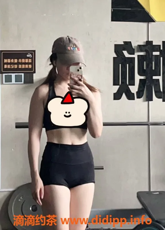 深圳楼凤-深圳龙华小糖，21岁，160b，900元起