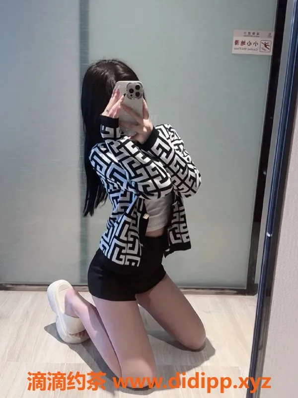 东莞楼凤-南城糯米：18岁，160CM，43kg，C罩杯高端服务