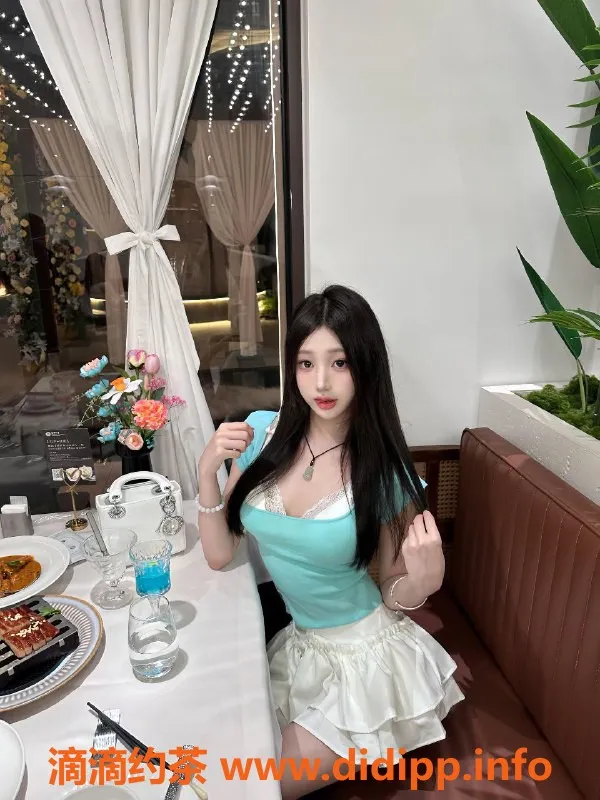 杭州楼凤-上城依-依，168cm高颜值，22岁温柔女友