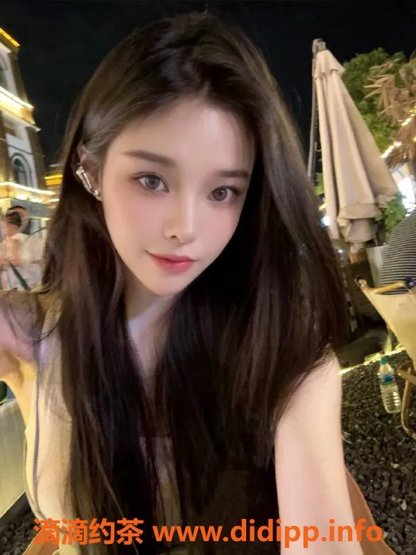 杭州上门服务-馨怡，170高，106斤，22岁，激情服务尽在高端小区