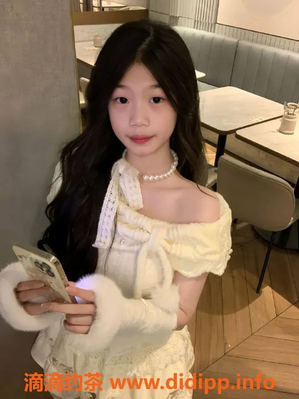 东莞楼凤-塘厦学妹，700一次，服务超赞！