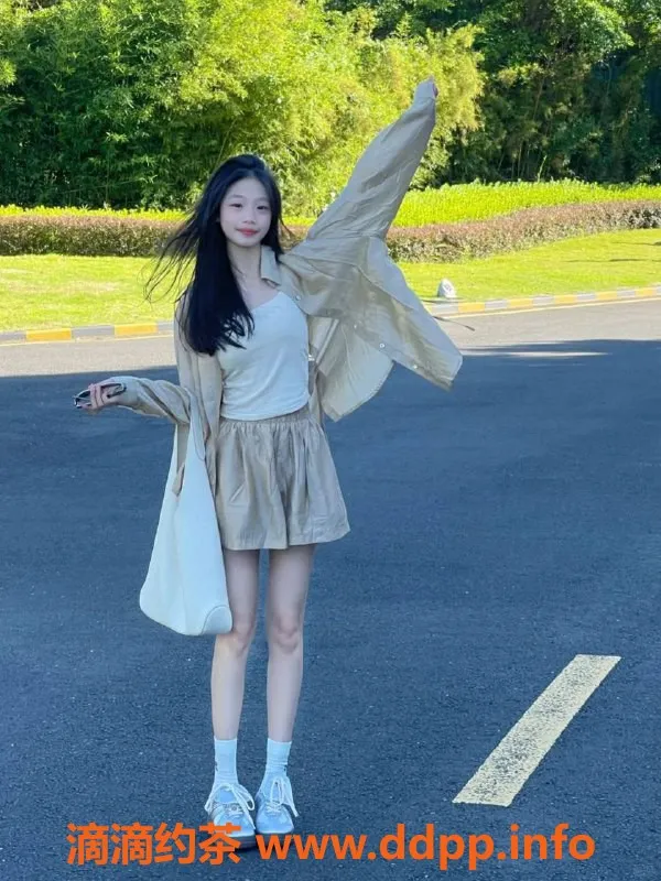 东莞楼凤-塘厦学妹，700一次，服务超赞！