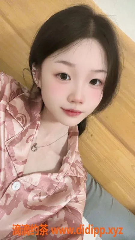 东莞楼凤-南城小瑾，服务1100，价格超值！