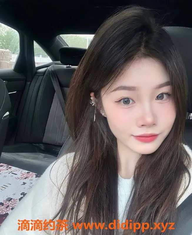 东莞楼凤-南城小瑾，服务1100，价格超值！