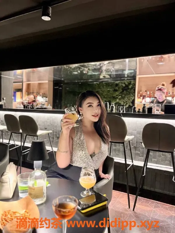 杭州楼凤-上城区混血美女Kelly，175大胸BBW，1500起