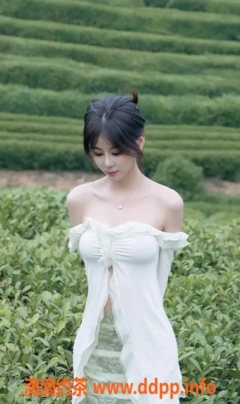 杭州楼凤资源信息,拱墅区美少女萱萱，24岁165cm，800元水床69互舔服务