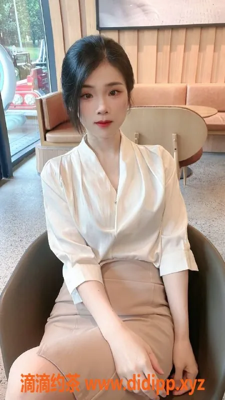 杭州楼凤-上城区刘念，1200元体验行政秘书服务