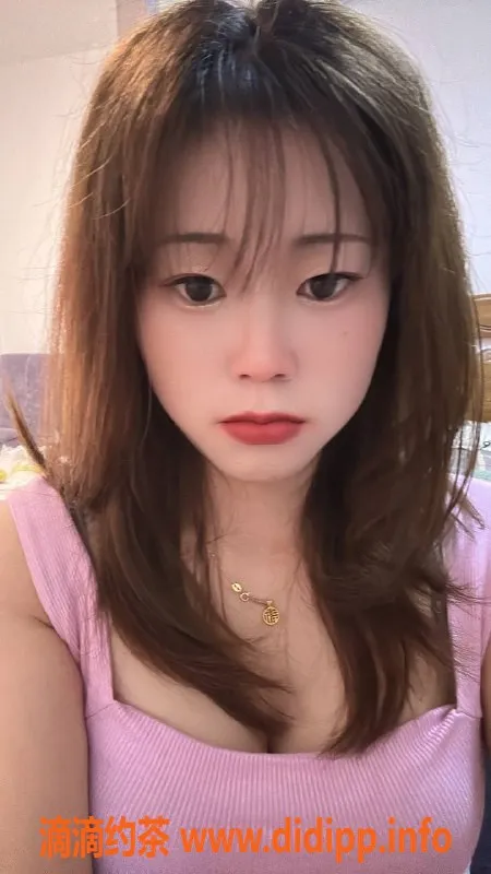 武汉上门服务-伊伊 杨家湾 158cm 42kg 娇小可爱 陪浴服务