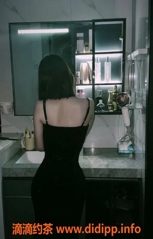 上海楼凤-长宁御姐葵安，165CM 36C 45KG，1200元体验