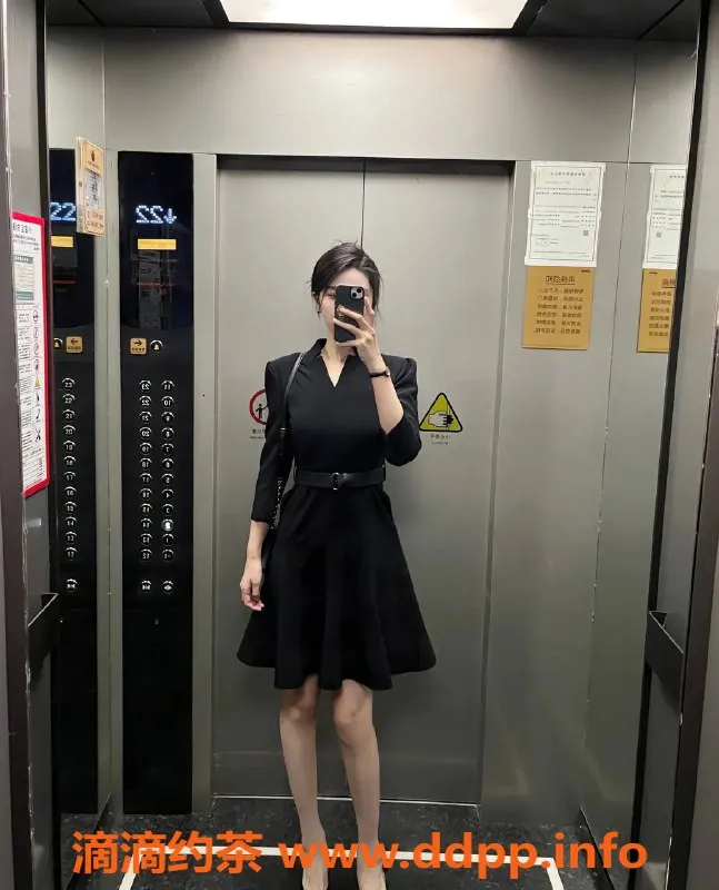 杭州楼凤-上城区24岁刘念，167cm、48kg，包夜1200元起