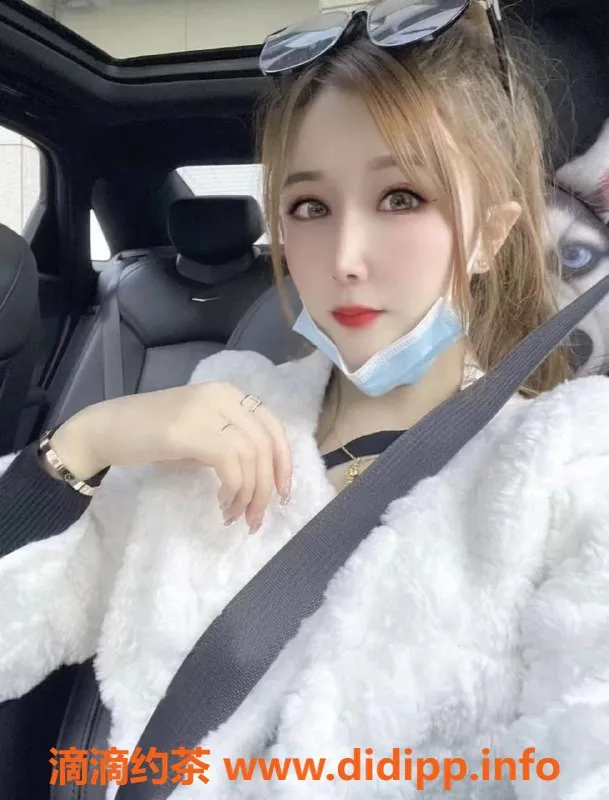 武汉楼凤-汉口狐狸精 164cm 90斤 36C 期待你的亲昧